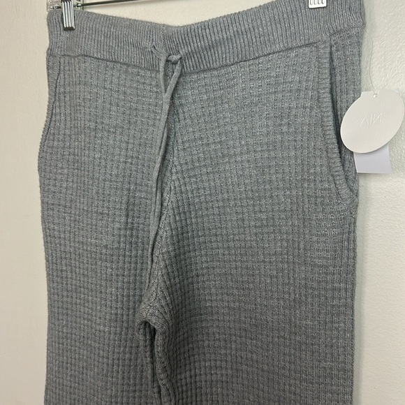 NIA The Label Thick Knit High Rise Cuffed Ankle Length Drawstring Waist Joggers - Picture 3 of 10